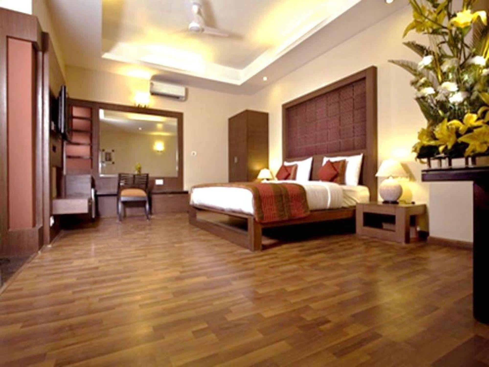 Treebo Premium Relax Inn Patel Nagar New Delhi Eksteriør billede